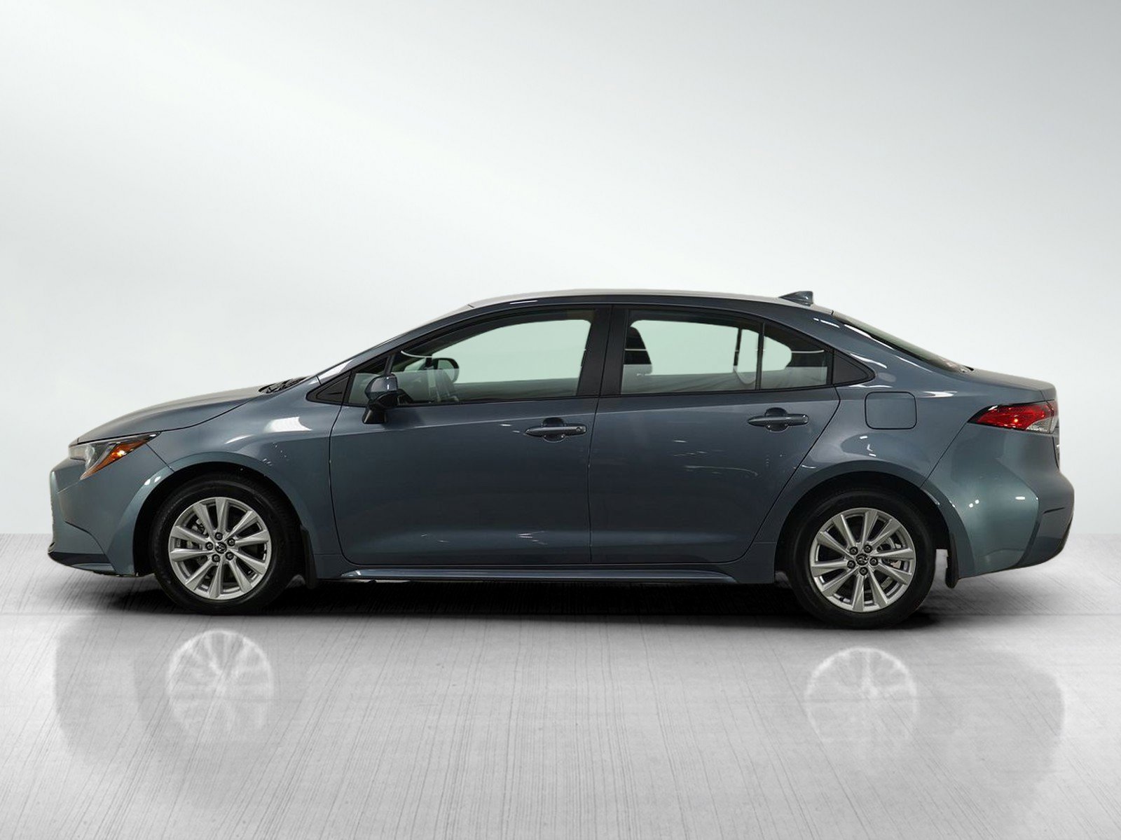 Used 2025 Toyota Corolla LE with VIN 5YFB4MDE0SP286712 for sale in Bloomington, Minnesota