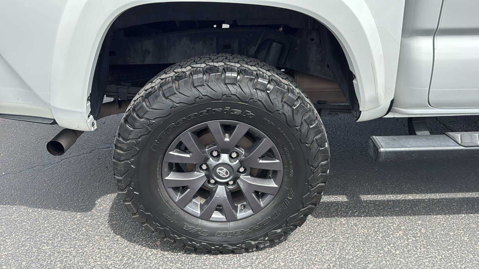 2022 Toyota Tacoma SR5 photo 9
