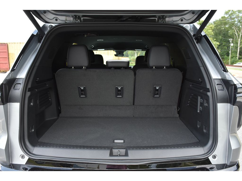 2025 Chevrolet Traverse High Country photo 9