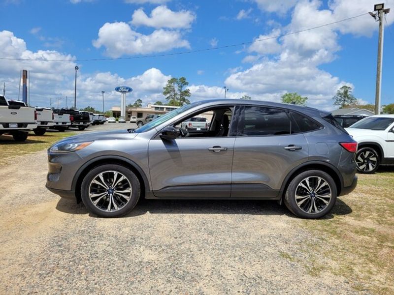2022 Ford Escape SE photo 4
