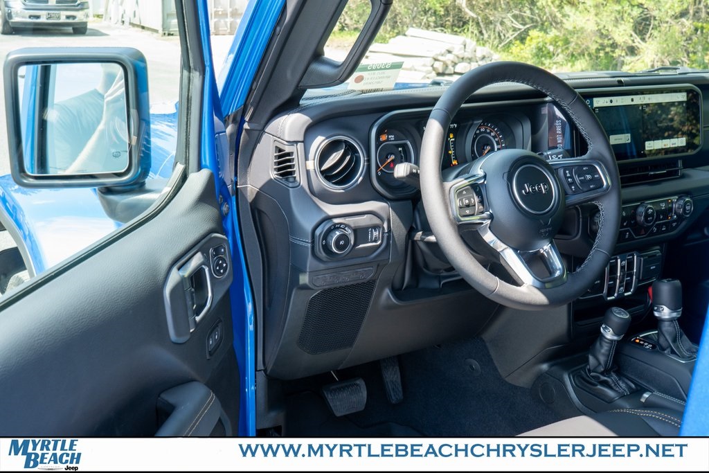 2025 Jeep Wrangler Sahara photo 16