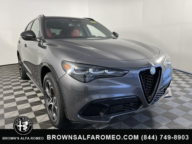 2025 Alfa Romeo Stelvio Base