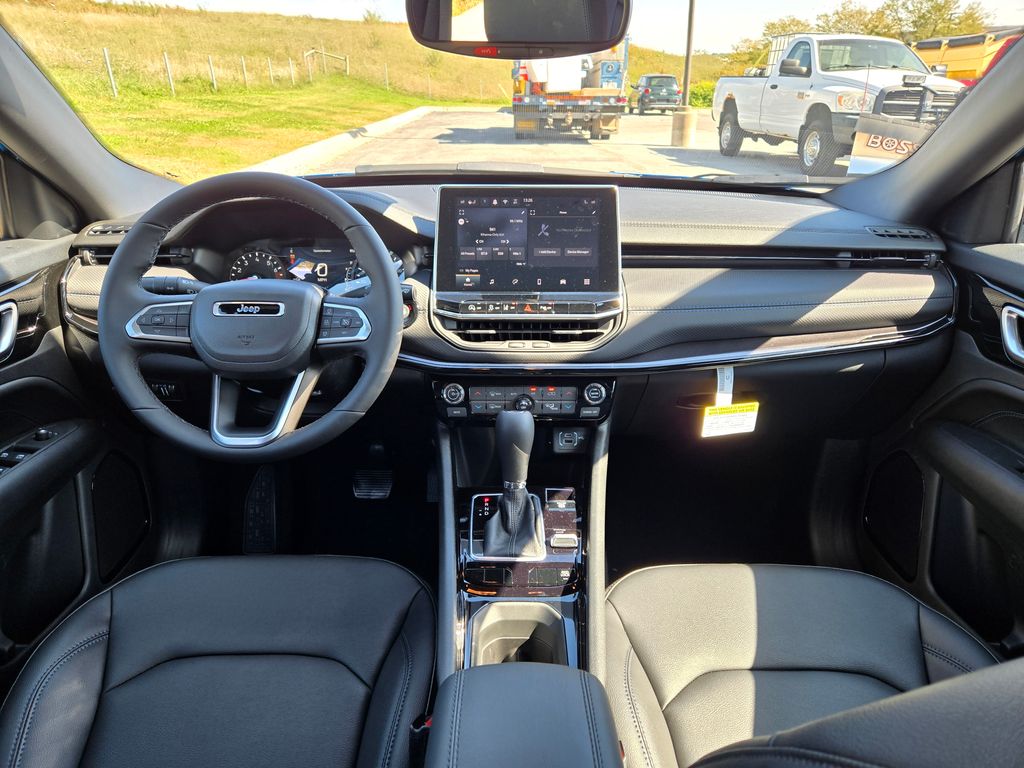 2026 Jeep Compass Limited photo 15