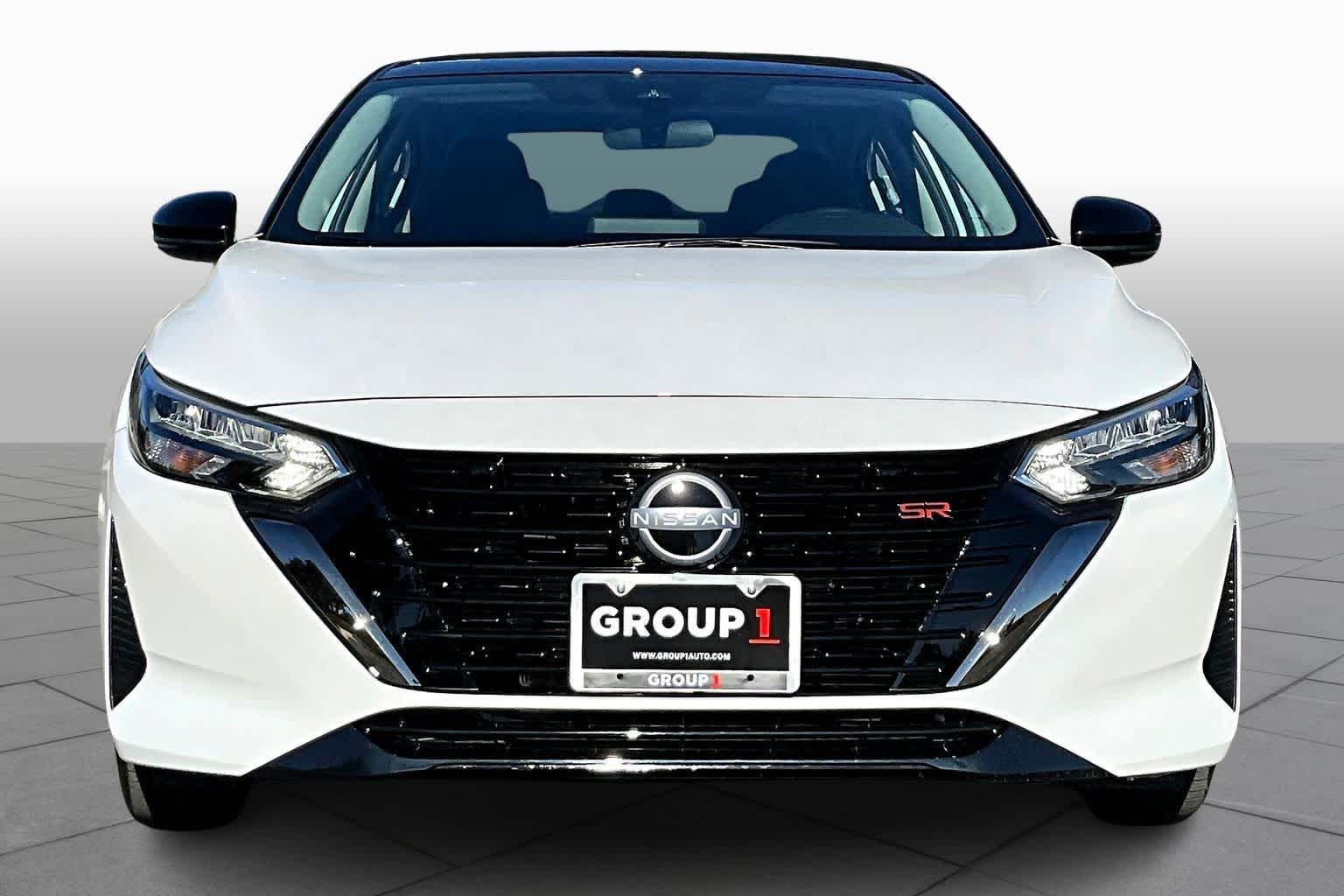 2025 Nissan Sentra SR photo 3