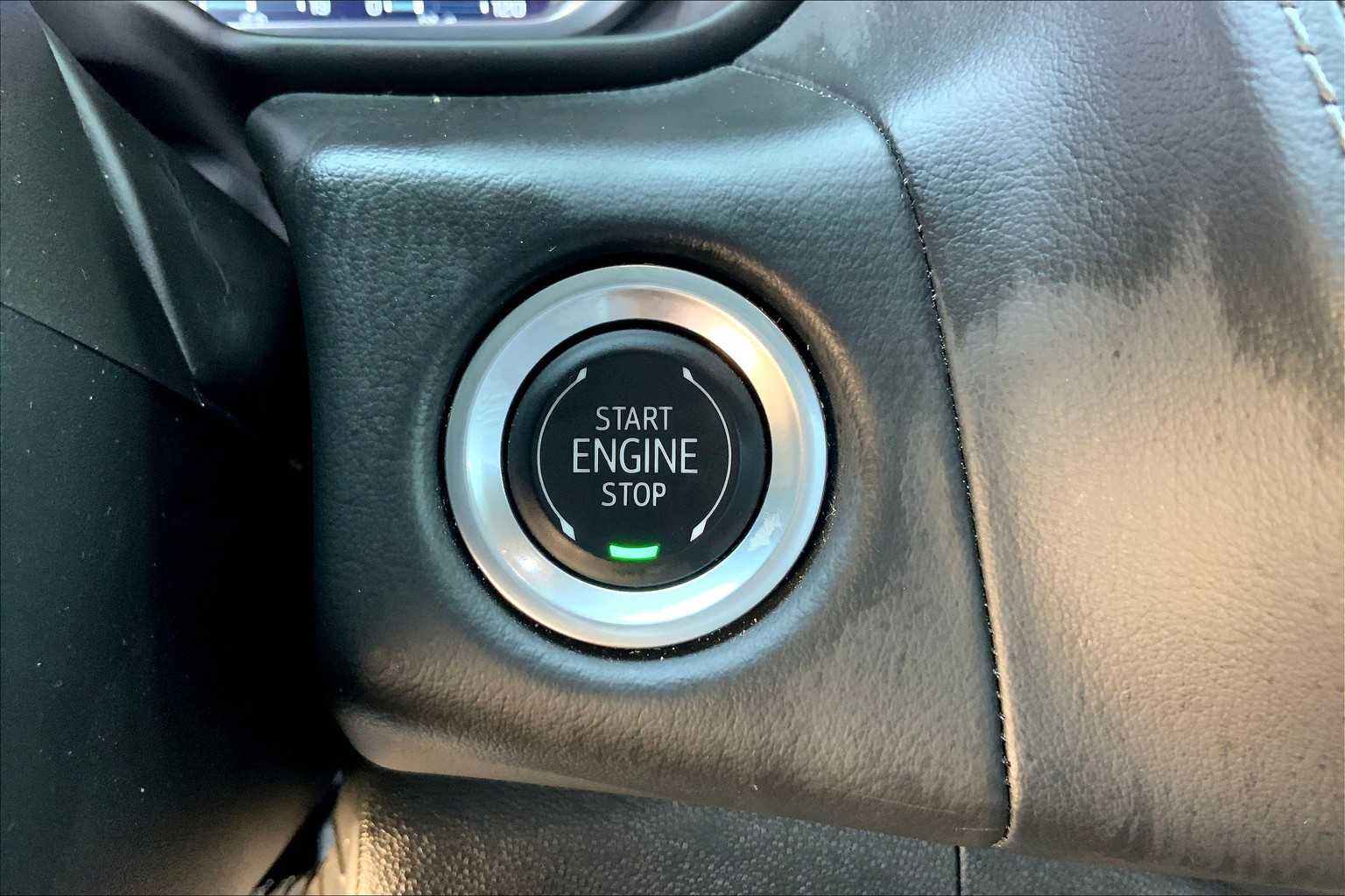 2024 Chevrolet Suburban LT photo 31