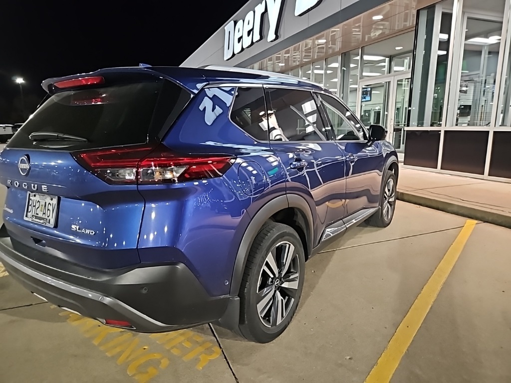 2023 Nissan Rogue SL photo 2