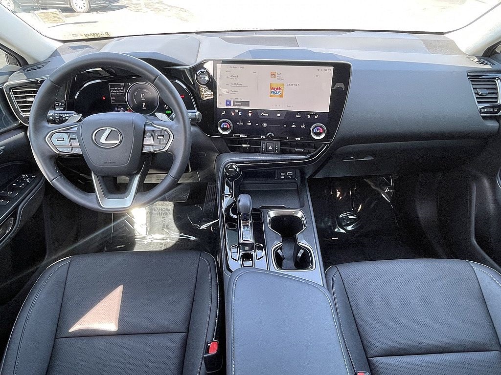 2025 Lexus NX 350h Premium photo 9