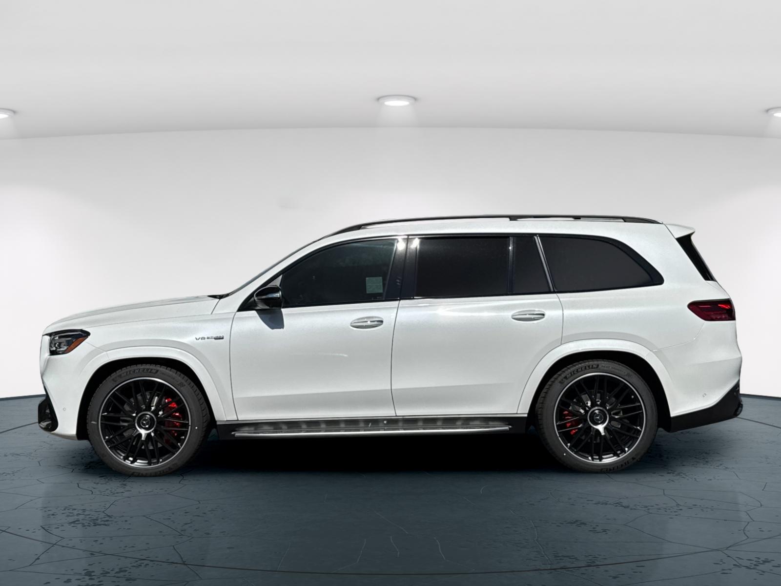 2025 Mercedes Benz GLS 63 AMG 4MATIC photo 3