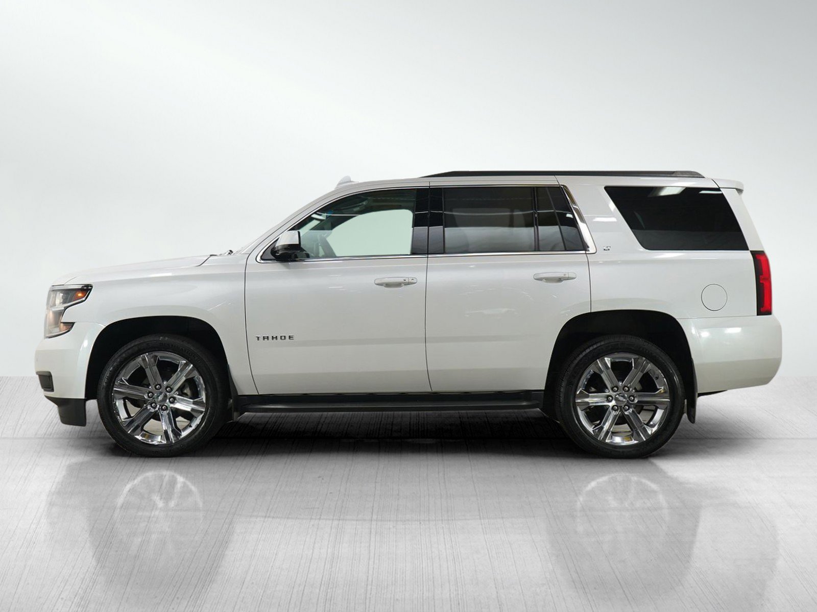 Used 2018 Chevrolet Tahoe LT with VIN 1GNSKBKC1JR210133 for sale in Minneapolis, Minnesota