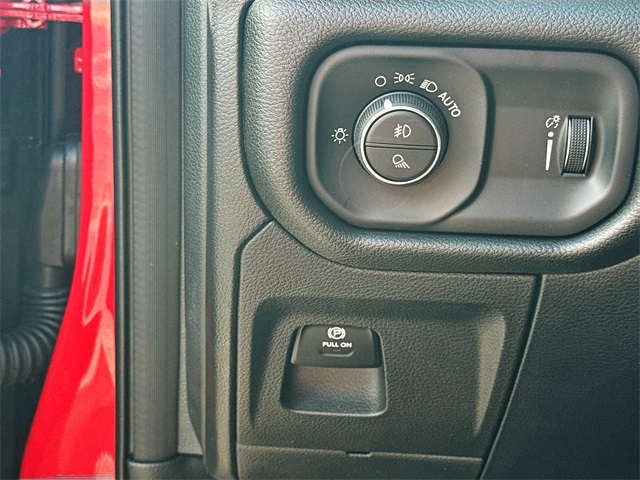 2025 Ram 1500 Warlock photo 8