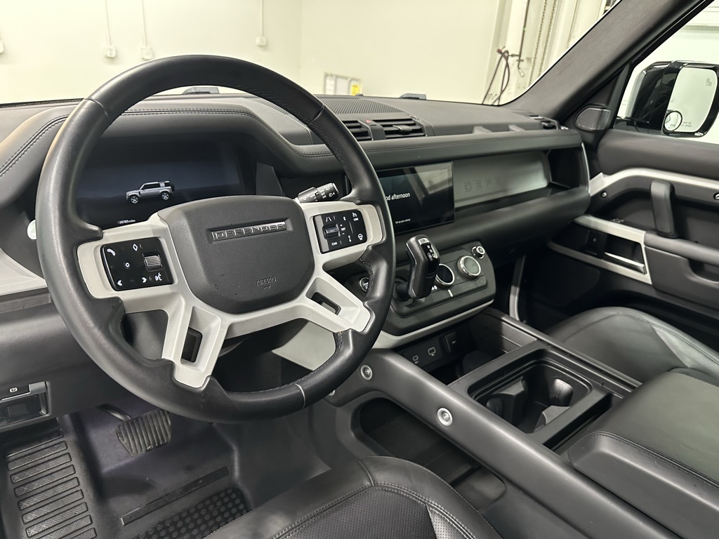 2024 Land Rover Defender 110 S photo 7