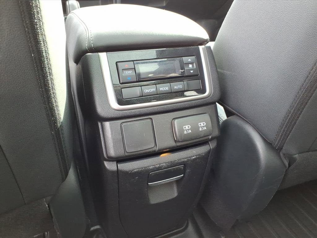 2022 Subaru Ascent Onyx Edition photo 7