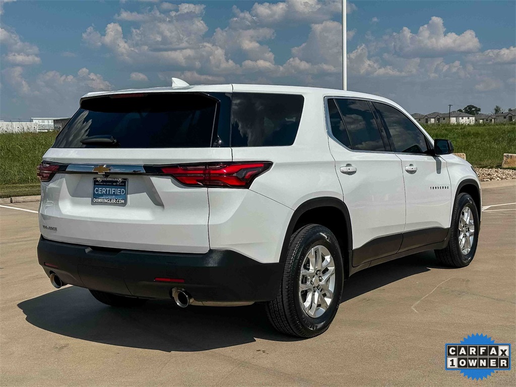 2023 Chevrolet Traverse LS photo 3