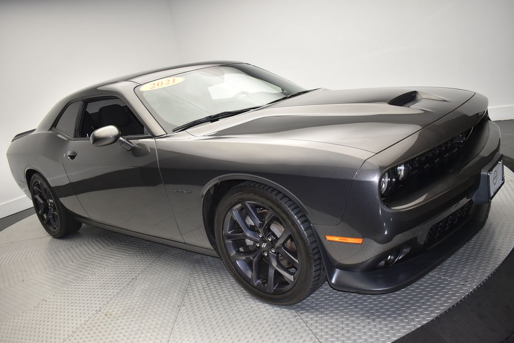 2021 Dodge Challenger R/T photo 3