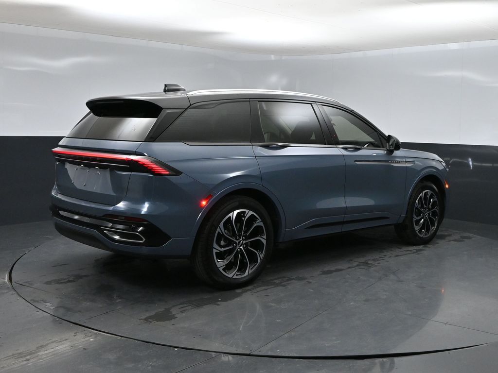 2026 Lincoln Nautilus Reserve photo 2