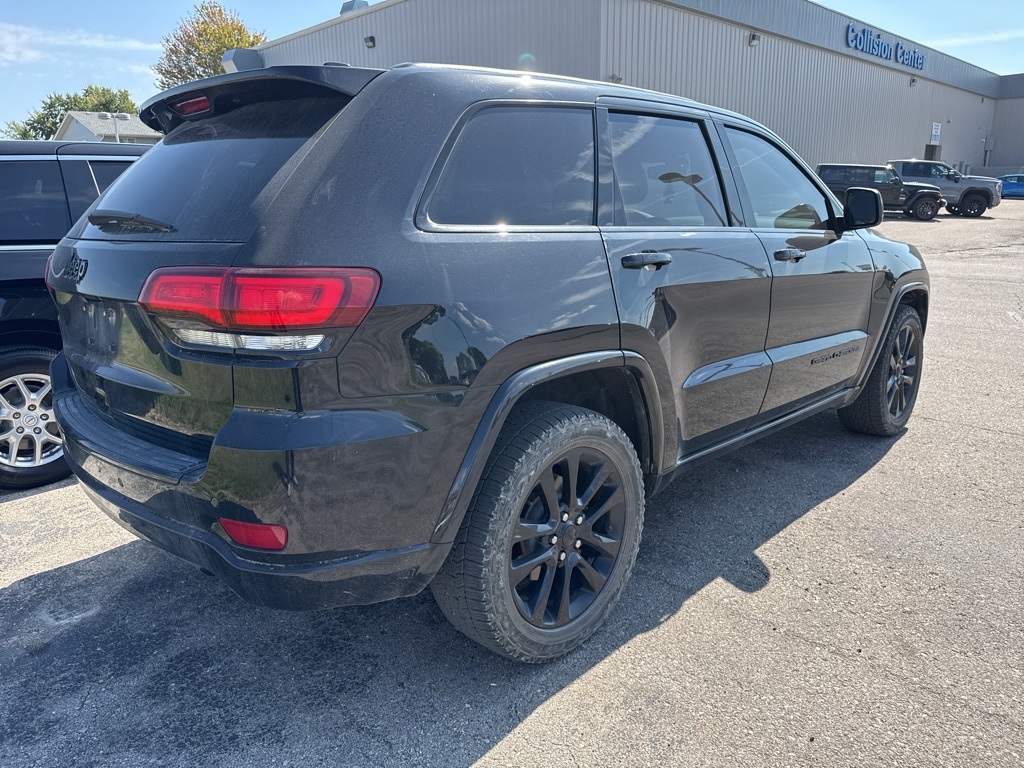2018 Jeep Grand Cherokee Altitude photo 4