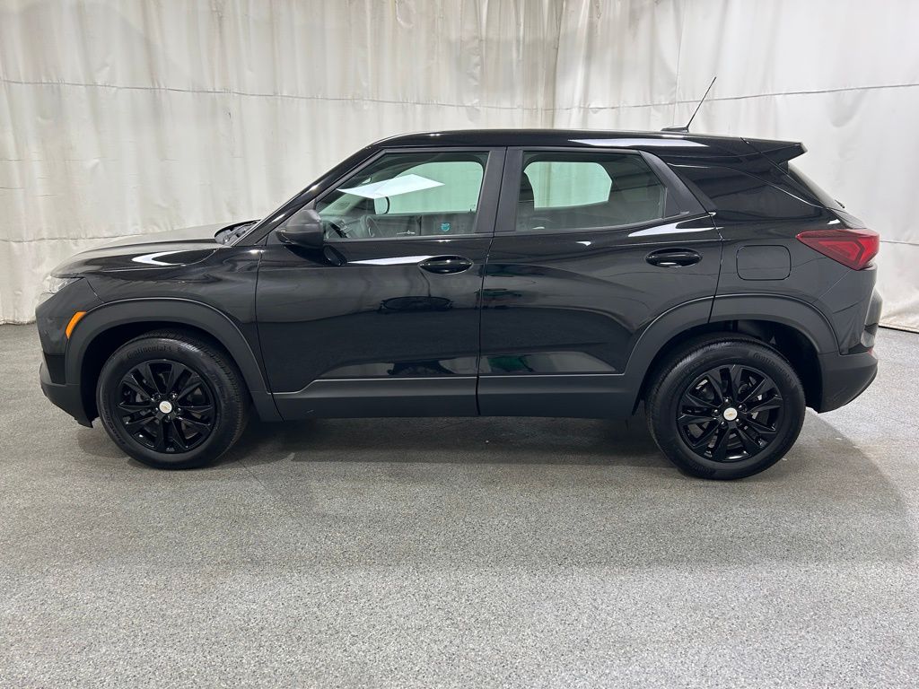2023 Chevrolet Trailblazer LS photo 4
