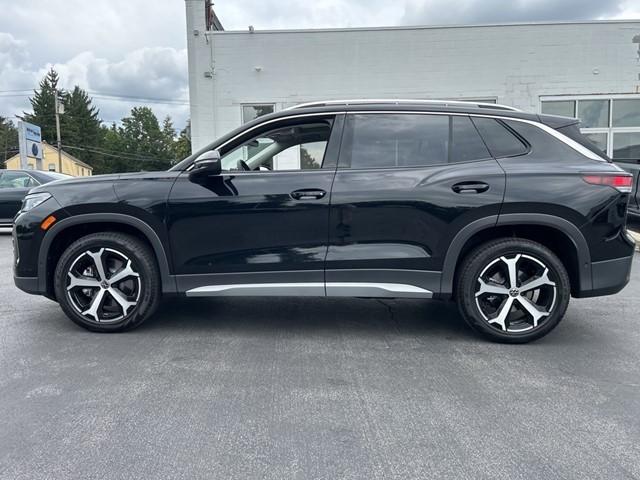 2025 Volkswagen Tiguan SE photo 2