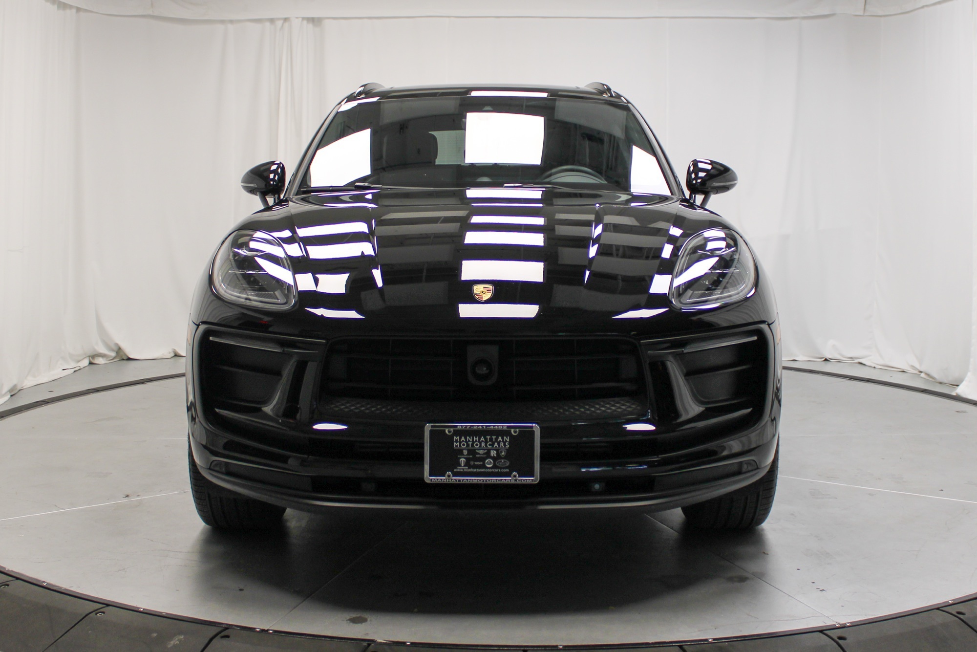 2025 Porsche Macan Base photo 12