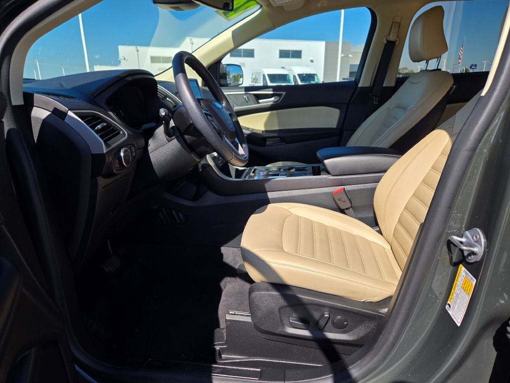 2024 Ford Edge SEL photo 16