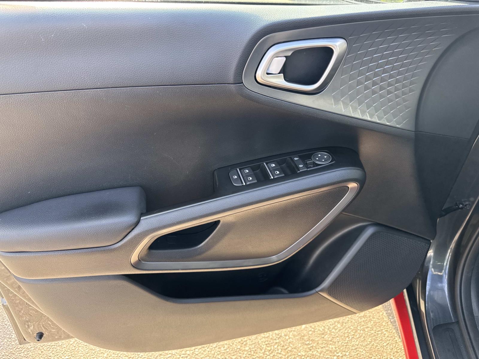 2021 Kia Soul 2.5i Sport photo 16