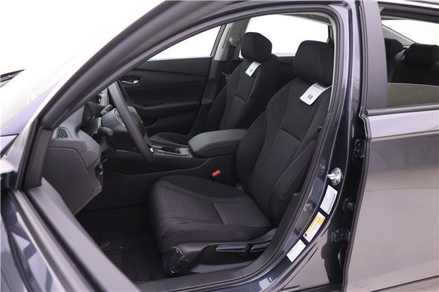 2025 Honda Accord LX photo 4