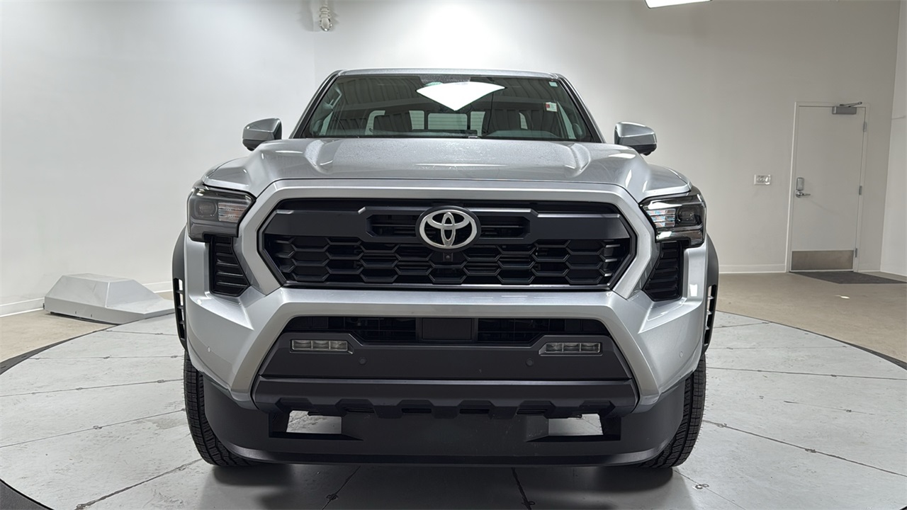 2025 Toyota Tacoma TRD photo 2