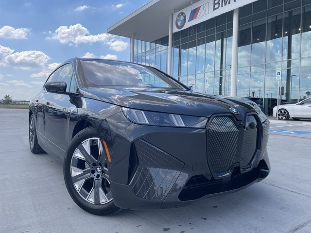 2026 BMW iX 45's photo