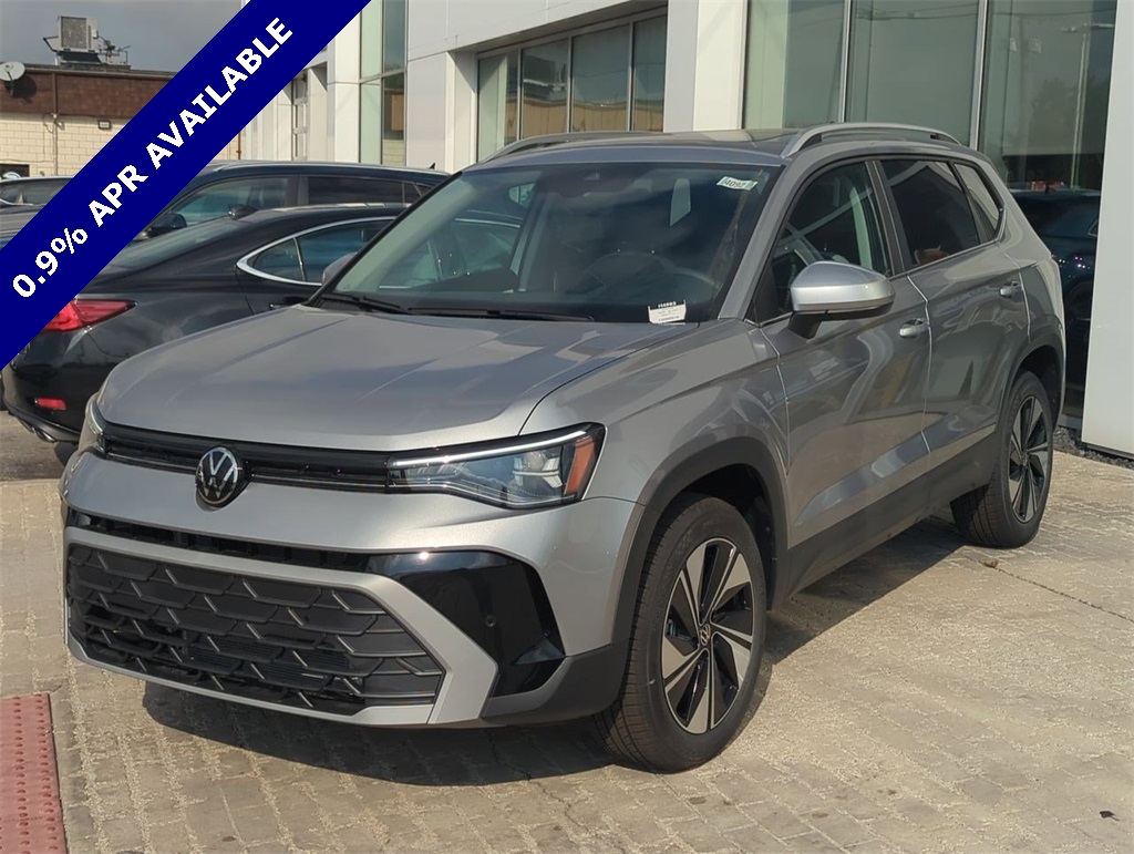 2025 Volkswagen Taos SE photo 2