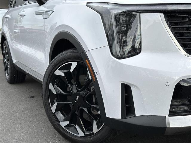 2024 Kia Sorento SX photo 2