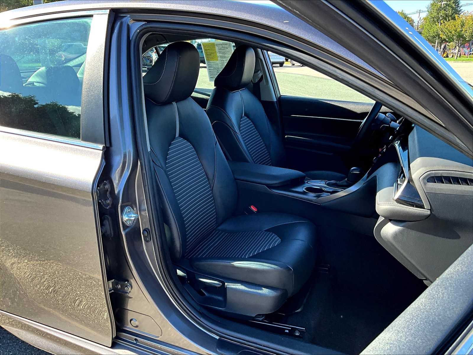 2023 Toyota Camry SE photo 11