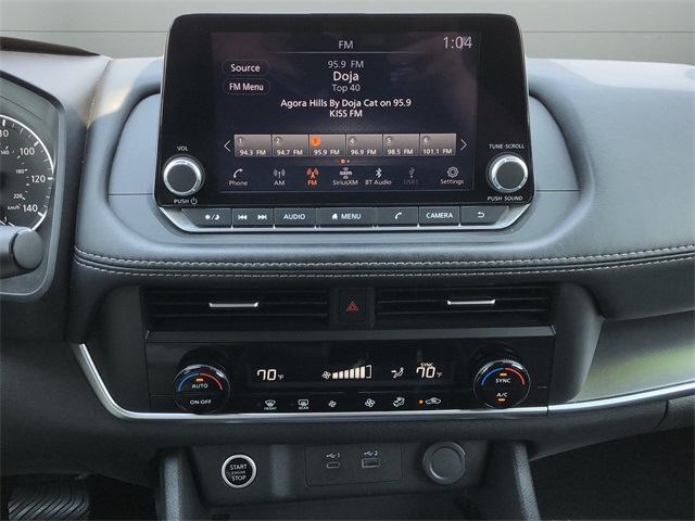 2023 Nissan Rogue SV photo 18