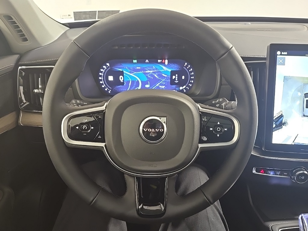 2026 Volvo XC90 Plus photo 20