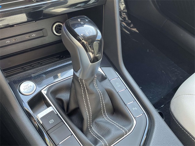 2025 Volkswagen Taos SE photo 20