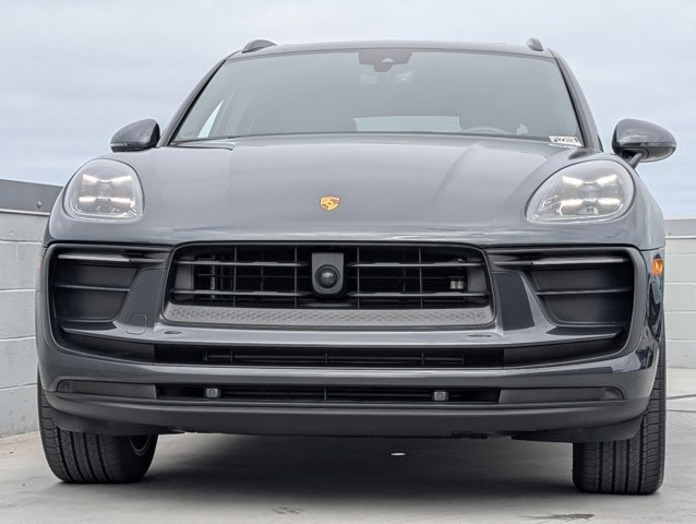 2024 Porsche Macan T photo 8