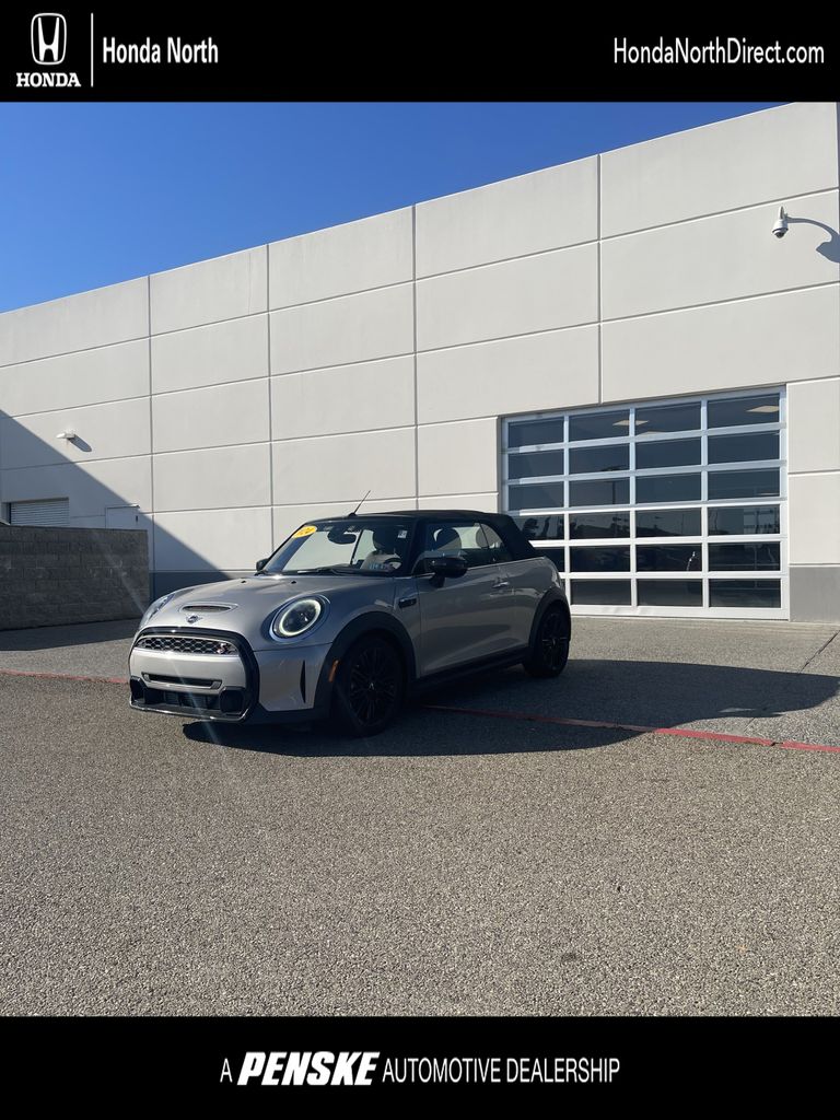 2024 MINI Convertible S's photo