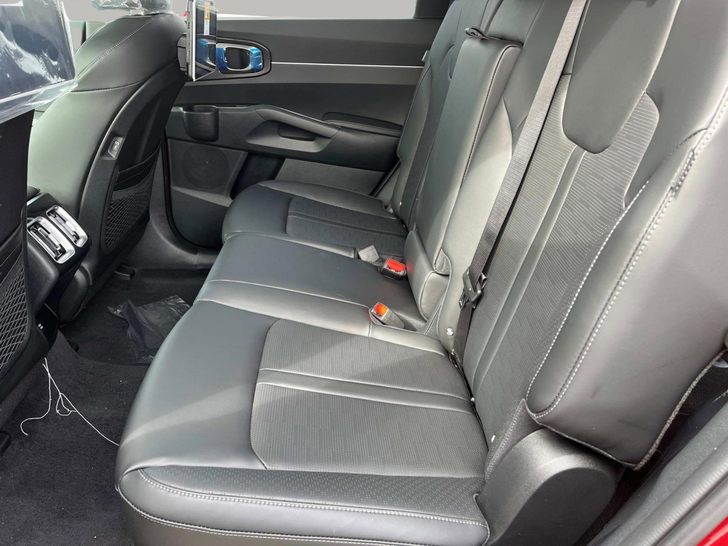 2025 Kia Sorento S photo 14