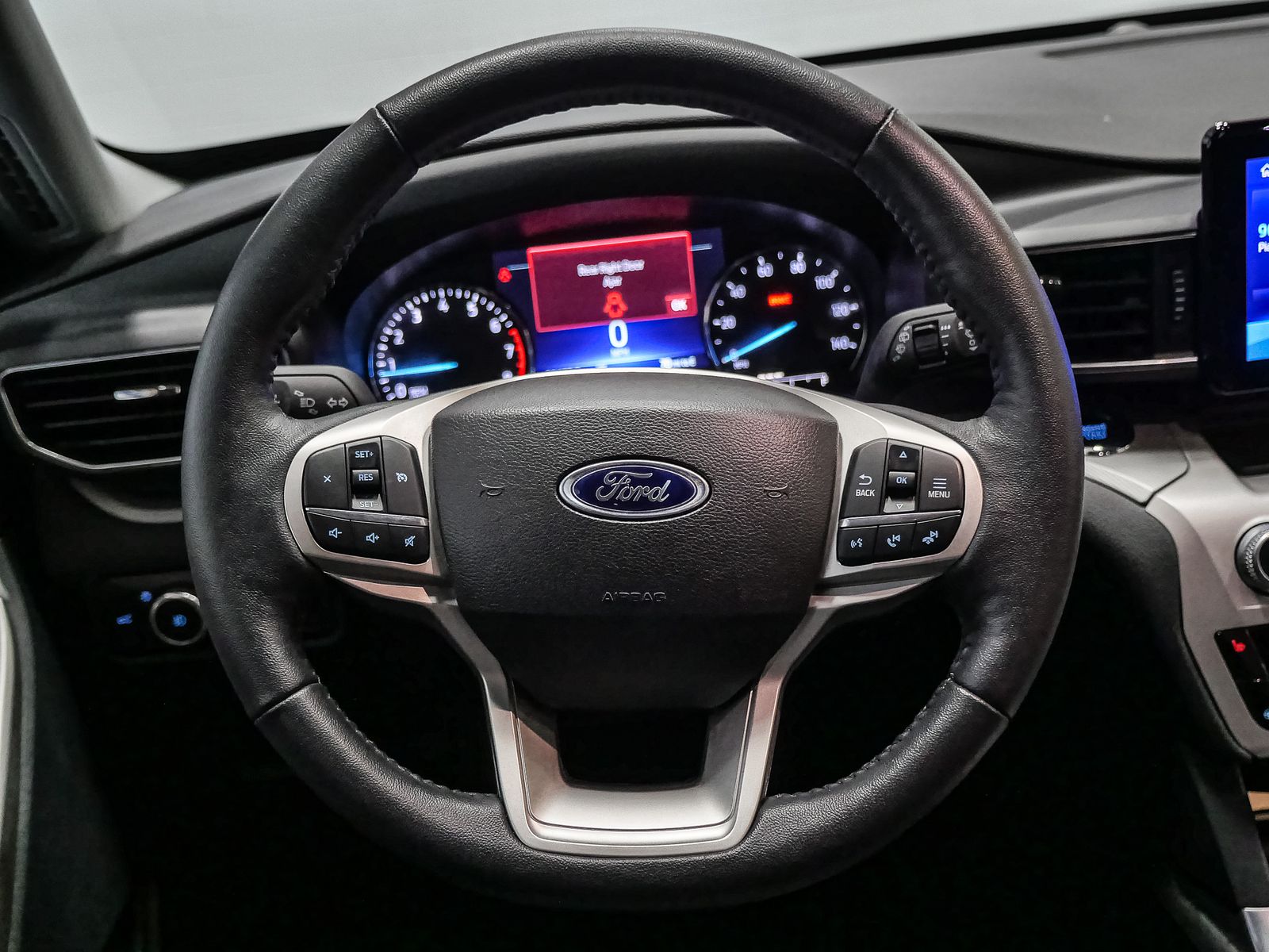 2023 Ford Explorer XLT photo 31