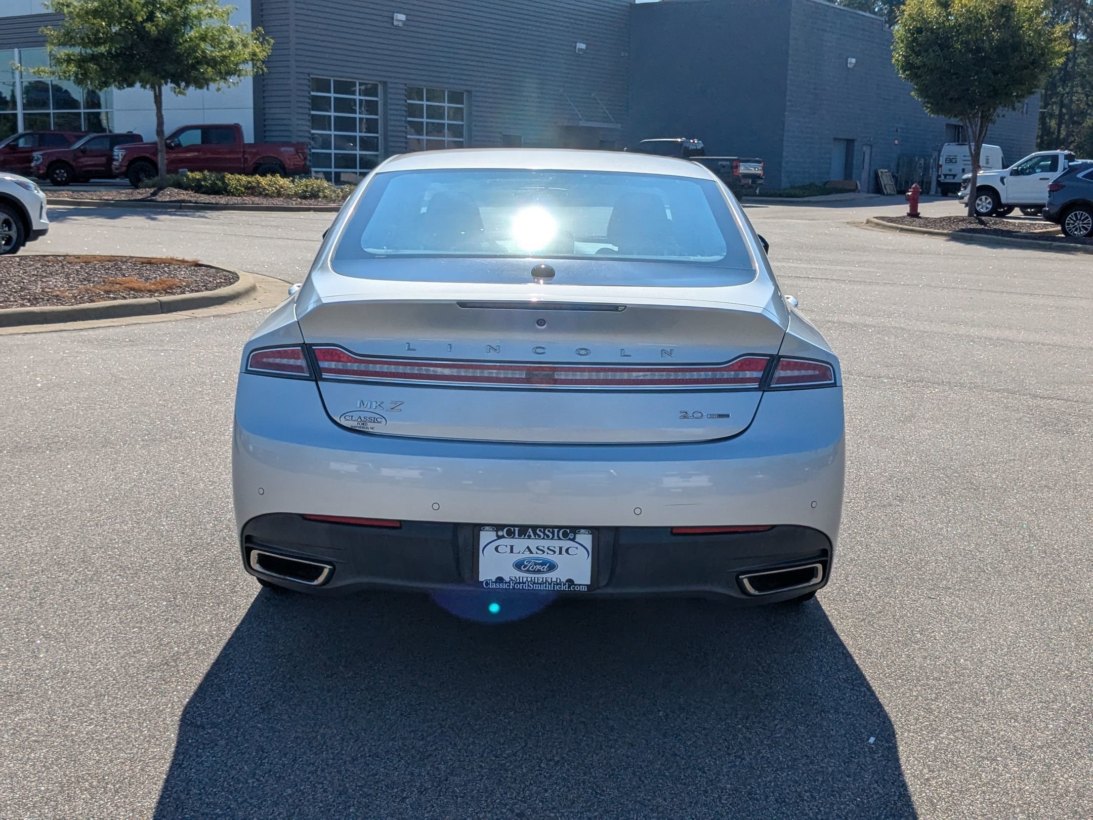 2016 Lincoln MKZ Base photo 9