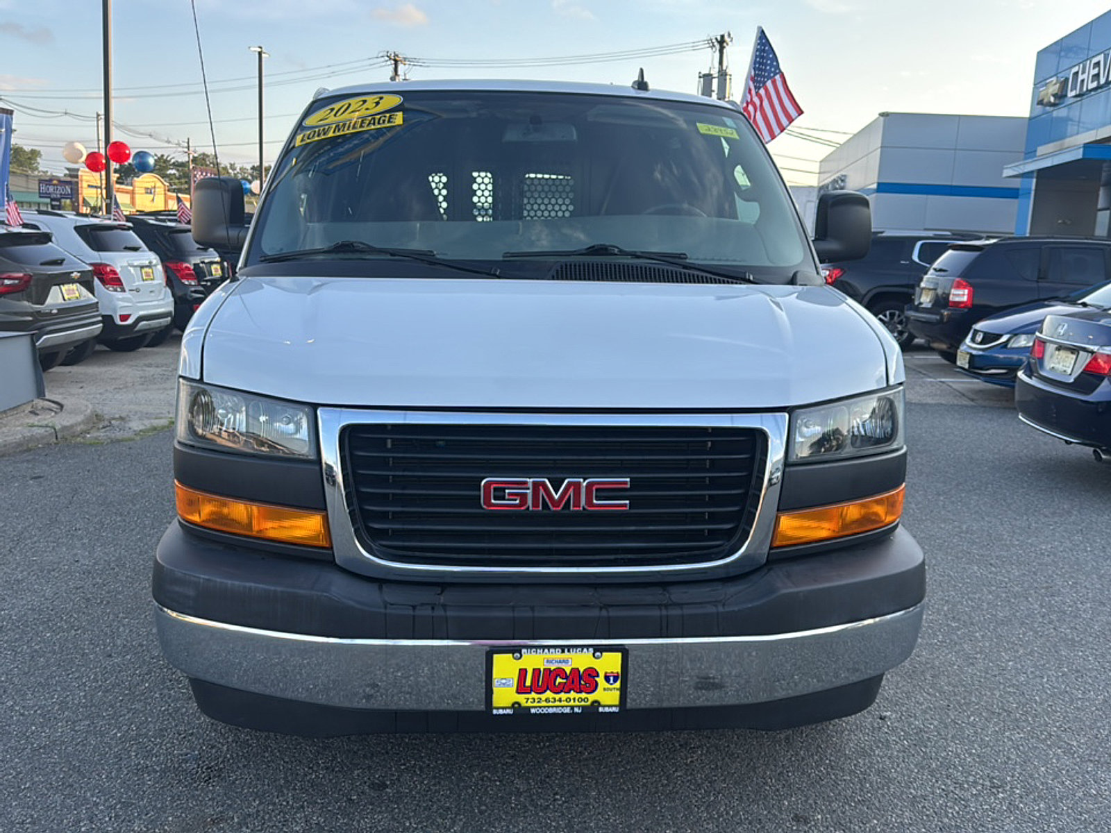 2023 Gmc Savana 2500 Cargo photo 2
