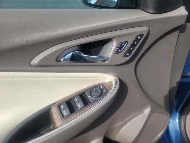 2024 Chevrolet Malibu Premier 2LT photo 18
