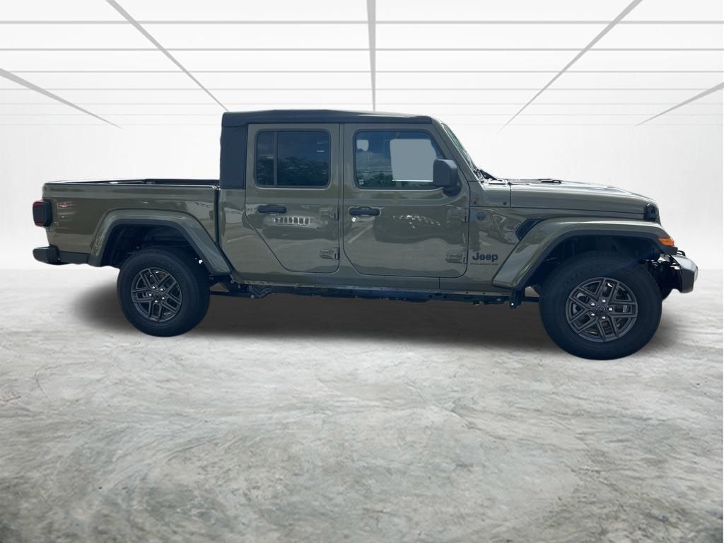 2025 Jeep Gladiator Sport photo 3
