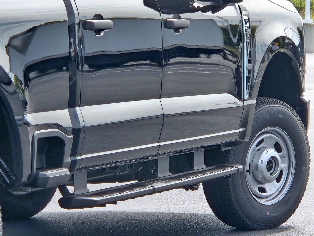 2026 Ford F-250 photo 9