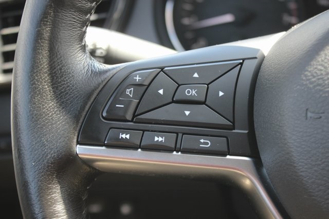 2019 Nissan Rogue SV photo 13