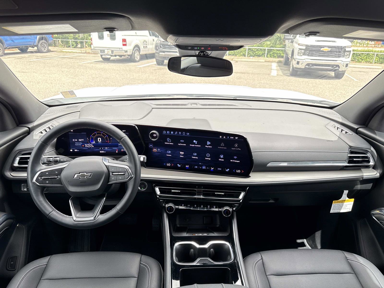2025 Chevrolet Traverse photo 13