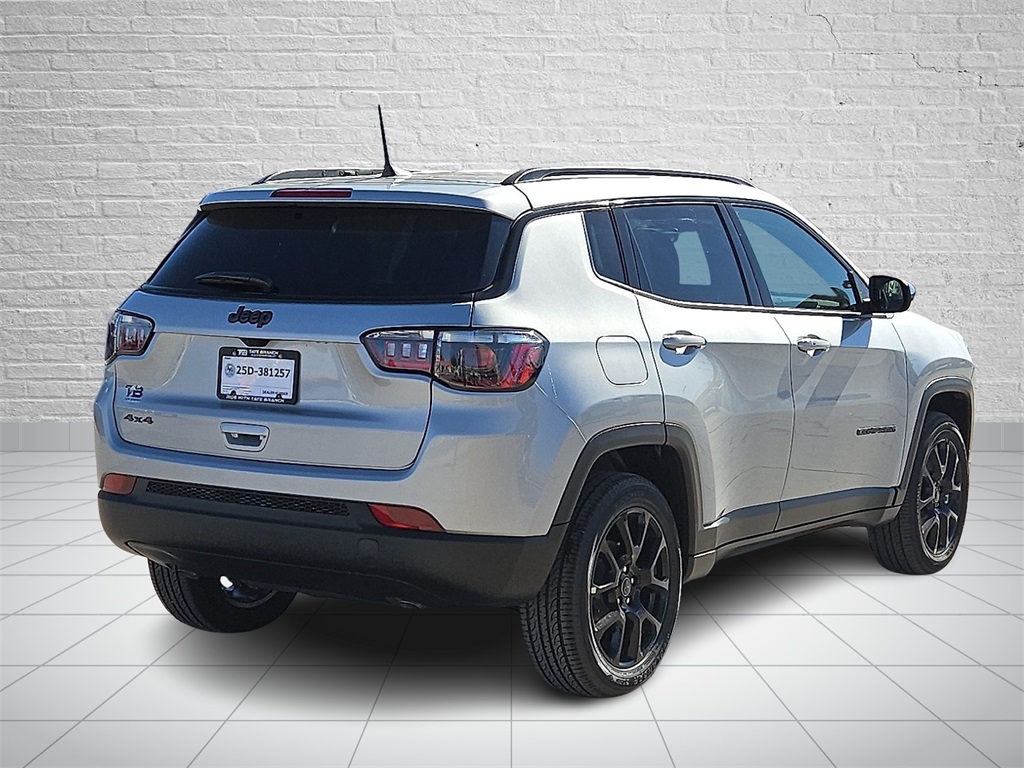 2026 Jeep Compass Latitude photo 4