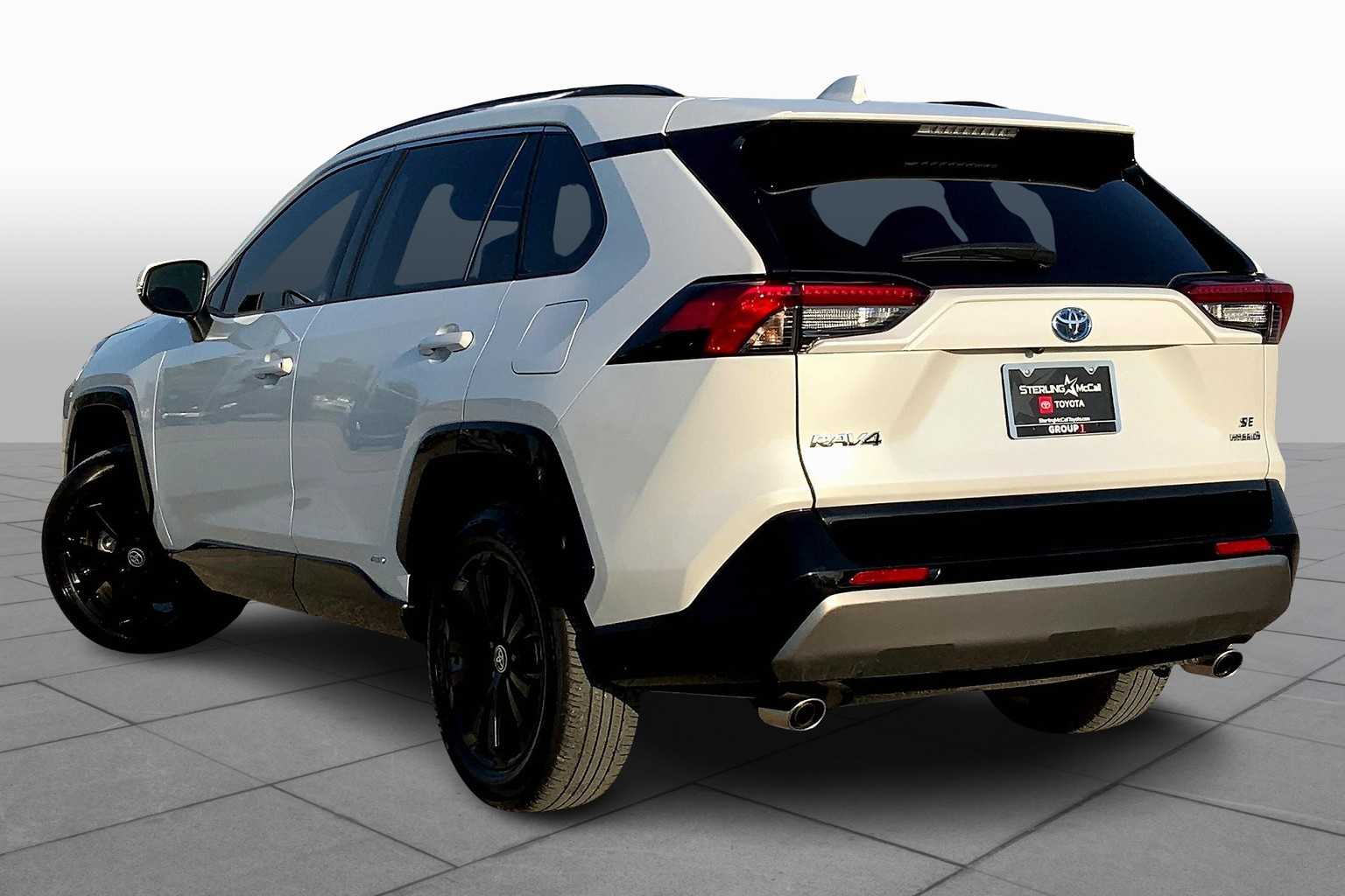 2024 Toyota RAV4 Hybrid SE photo 11