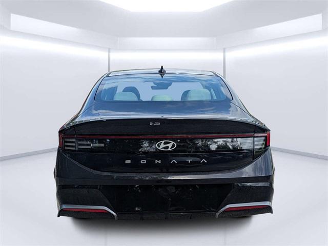 2026 Hyundai Sonata SEL Sport photo 4