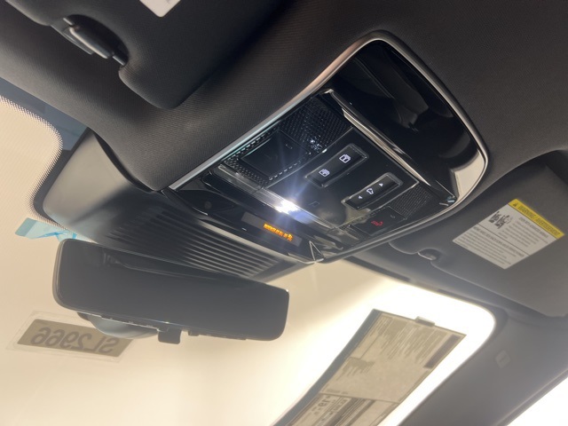 2025 Land Rover Range Rover Sport SE photo 16