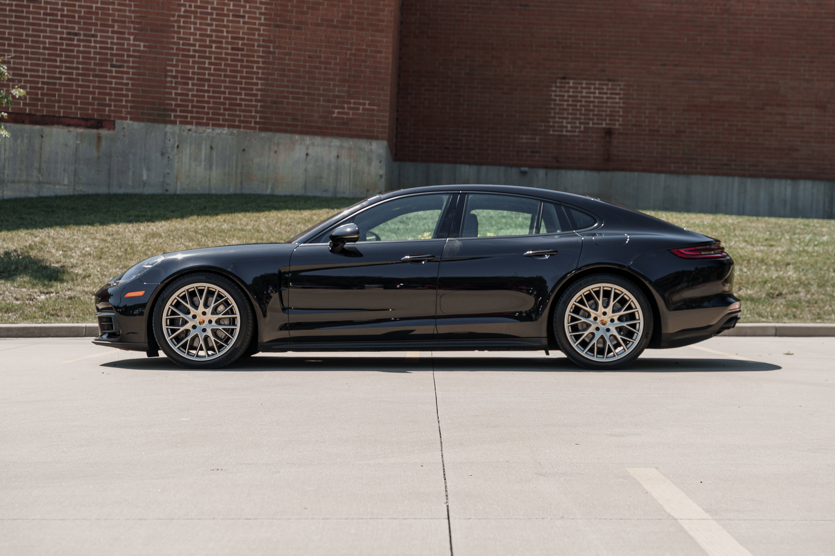2020 Porsche Panamera 4 E-Hybrid photo 6